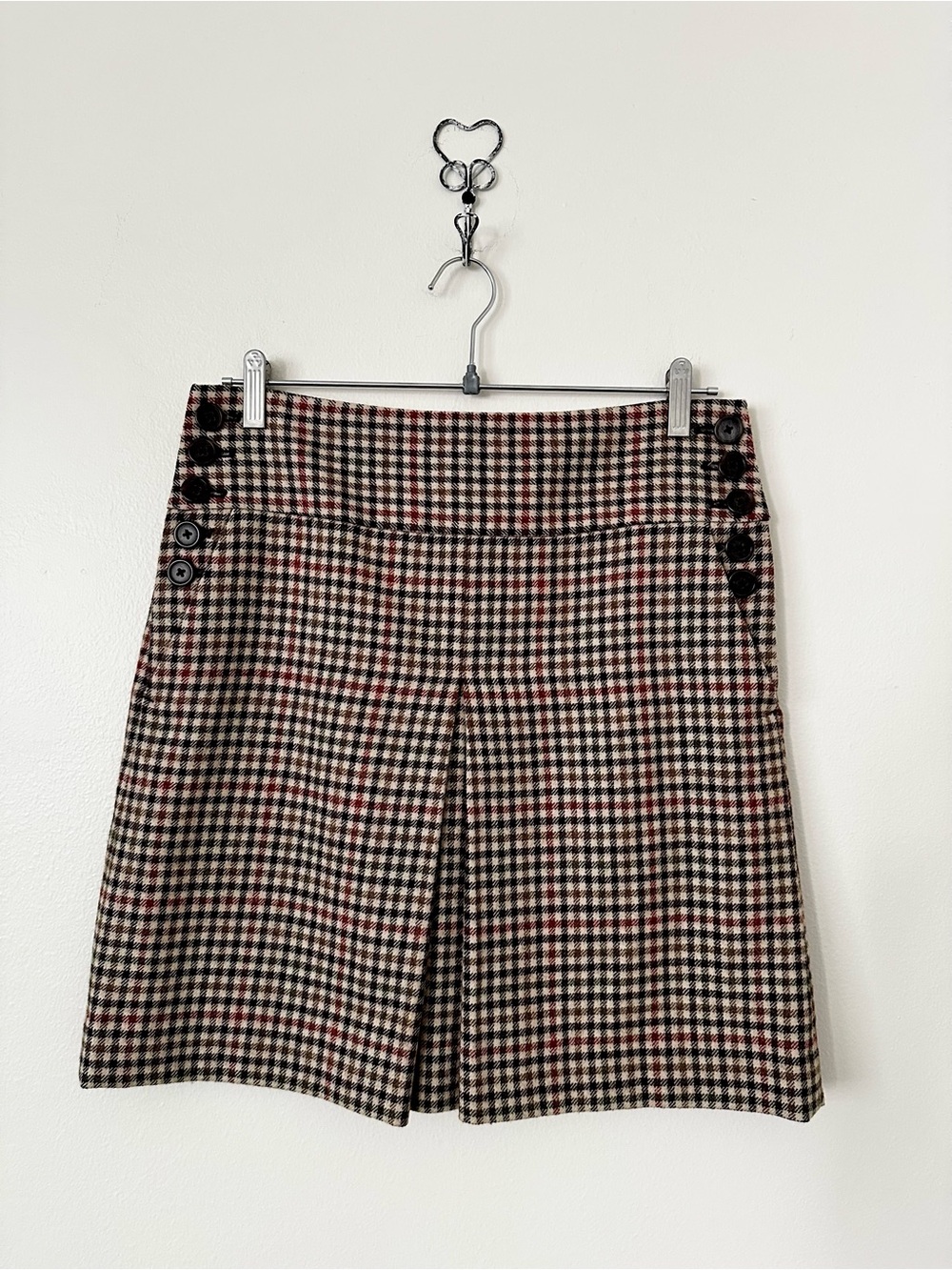 | j.crew houndstooth plaid side button wool skirt • size 4 |